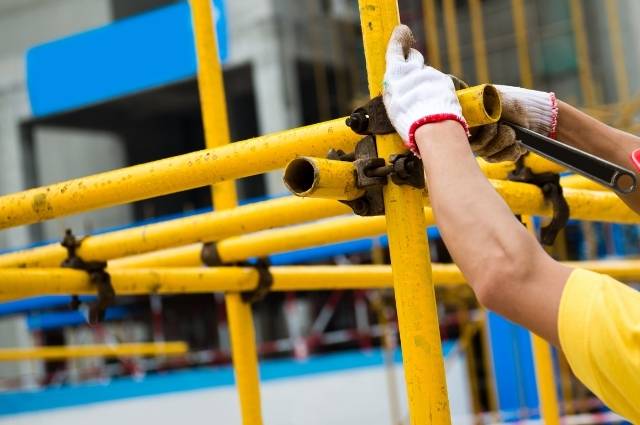 Três dicas para alugar um andaime